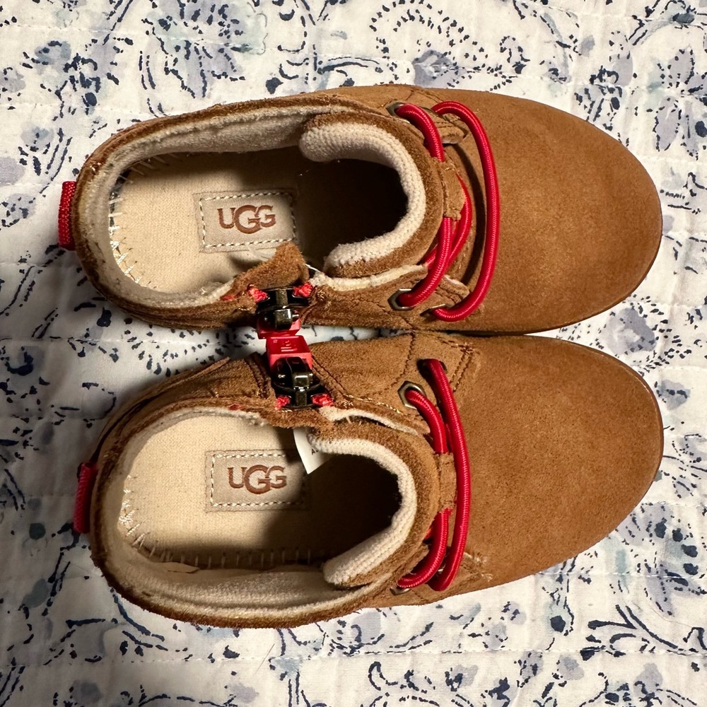 UGG Toddler Unisex Chestnut Boots with Red details - Picture 3 of 9